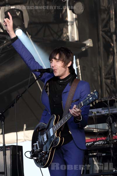 MILES KANE - 2012-06-22 - PARIS - Hippodrome de Longchamp - 